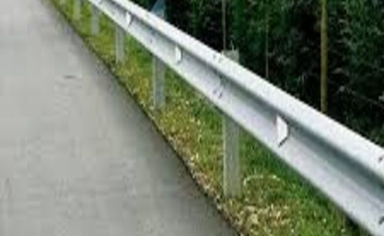 guardrail jalan tol