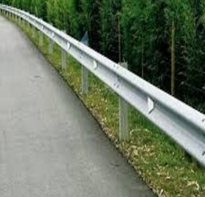 guardrail jalan tol