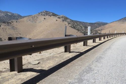 spesifikasi guardrail jalan tol