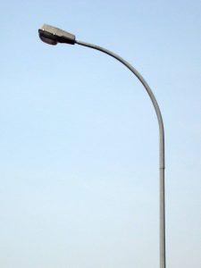 Tiang Lampu Oktagonal Single Parabole 1